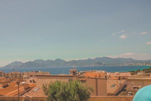 Les 10 Meilleurs Campings sur la Côte Azur pour des Vacances Inoubliables