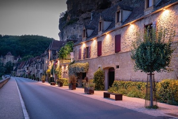 Découvrir les meilleurs sites de camping autour de La Roque-Gageac pour des vacances inoubliables